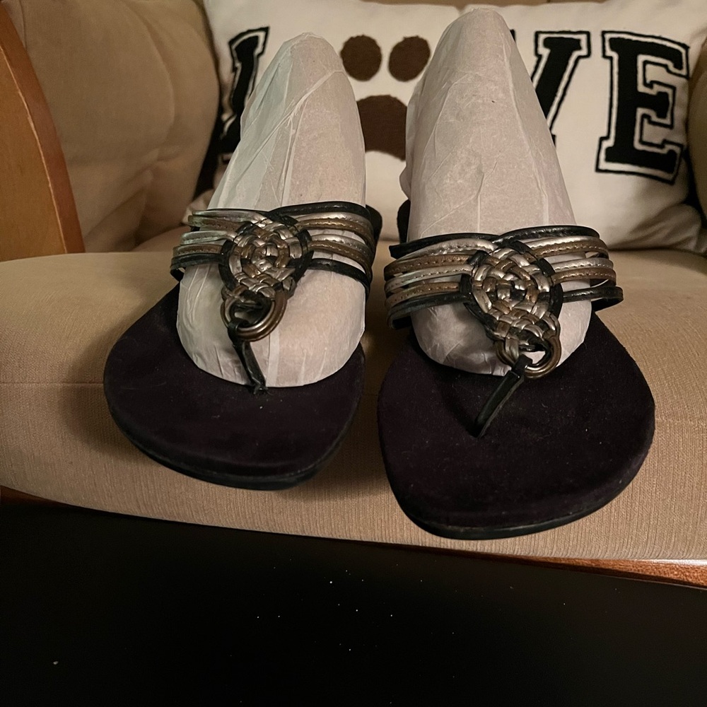 Croft & Barrow Black and Metallic Thong Sandals